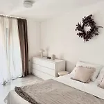 Beautiful 3min From The Apartment