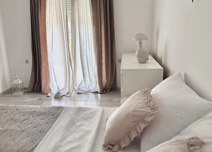 Beautiful 3min From The דירה