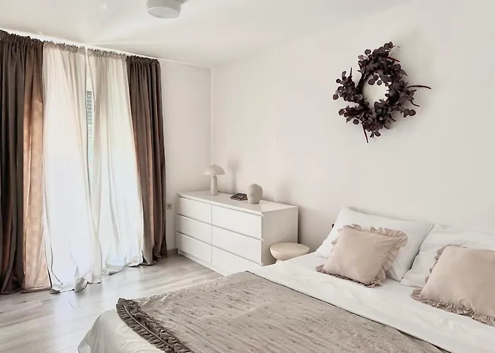 Beautiful 3min From The Apartment